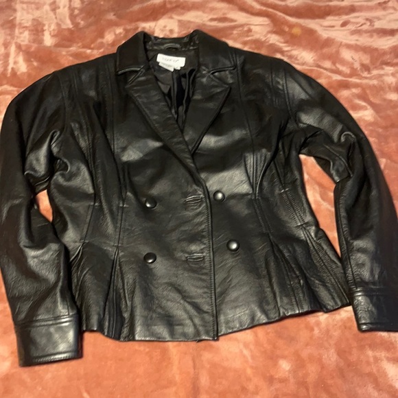 Vintage Black leather blazer/jacket - Picture 2 of 10